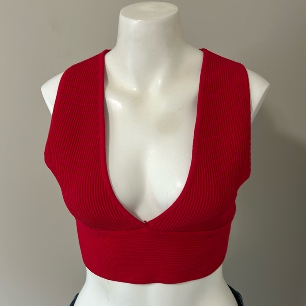 Aritzia Babaton Sculpt Knit Deep V Tank Top Cropped Ribbed Red Sz L